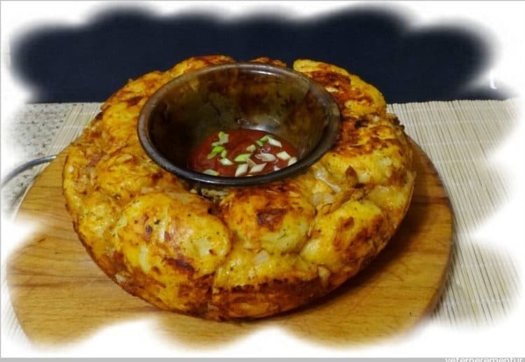 Кольцо из обезьяньего хлеба с курицей барбекью