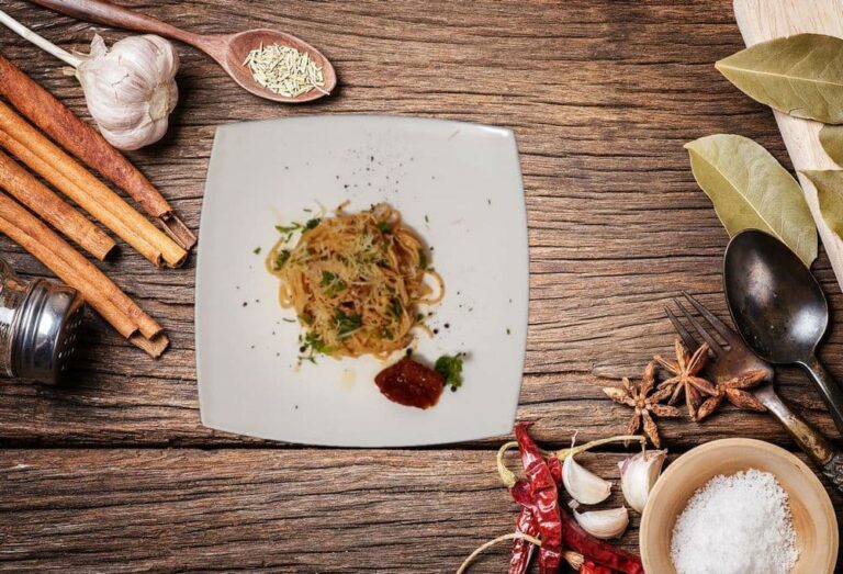 Острая паста с курицей