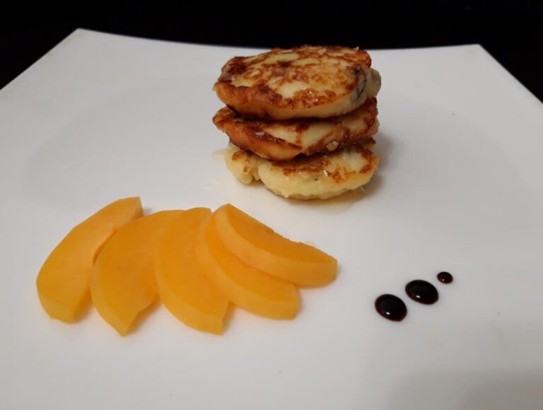 Нежные сырники с изюмом