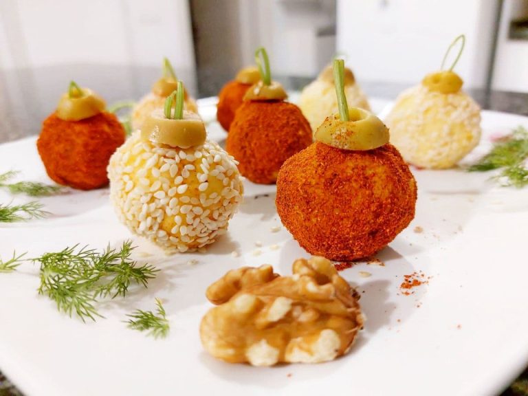 Appetizer with cheese Christmas balls