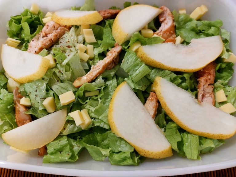 Salad with pear