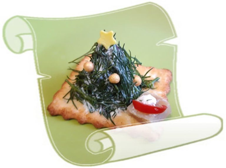 Snack Christmas tree on a cracker