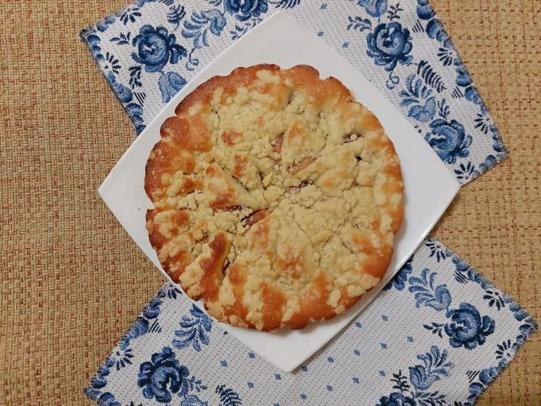 Italian peach pie