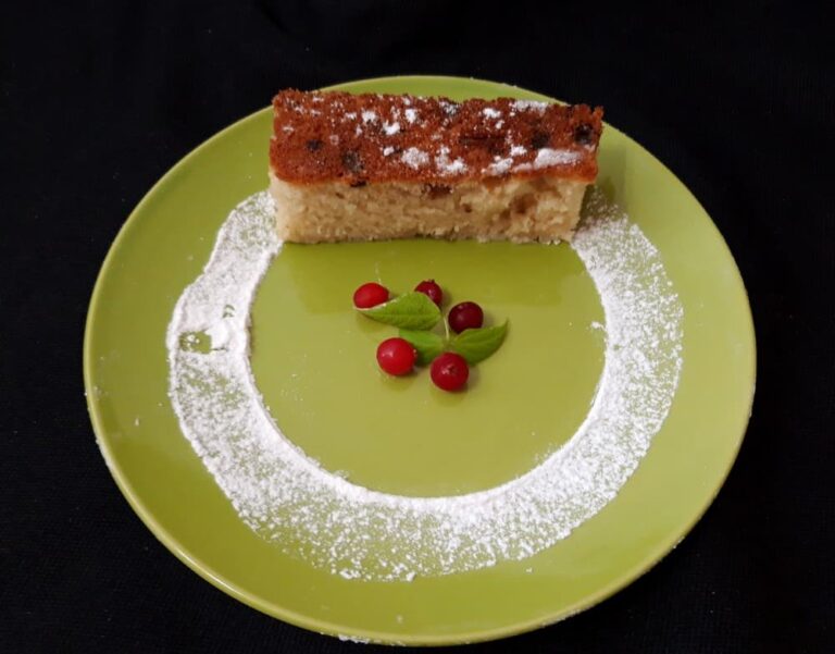 Кекс на сметане с изюмом