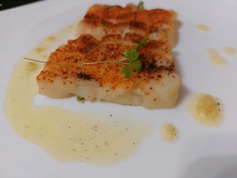 Halibut with Butter and Roasted Garlic Sauce