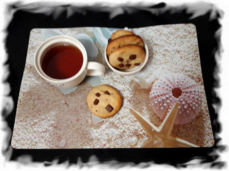 Cookies with chocolate chips