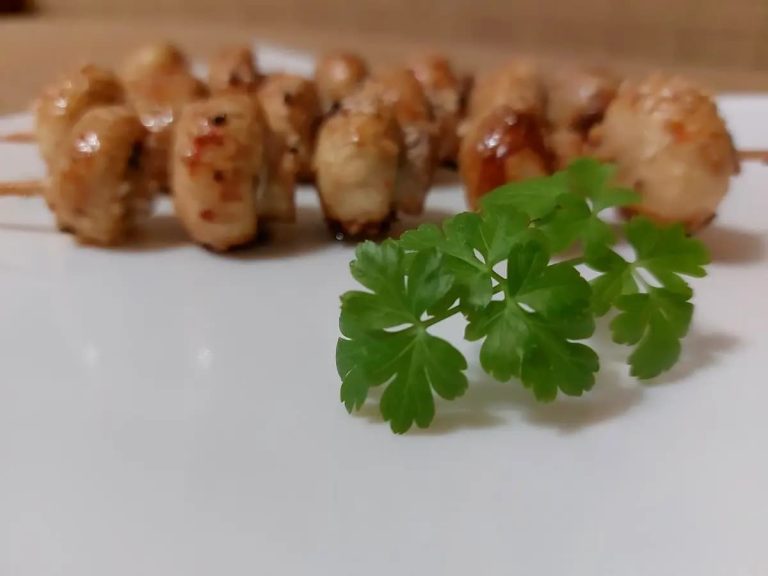 Mushroom skewers with sesame seeds