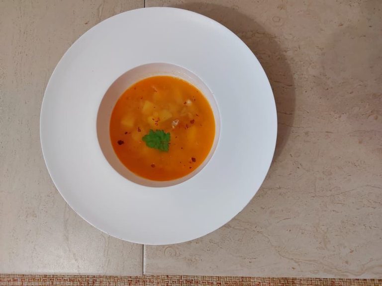 Суп из чечевицы с курицей
