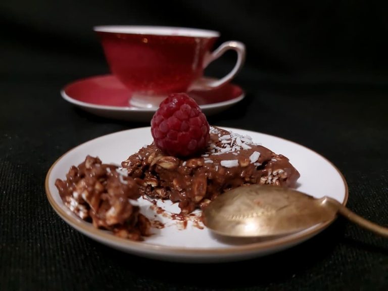 Oatmeal and chocolate cake