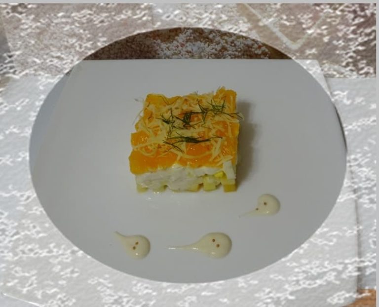 Салат с апельсином и сыром