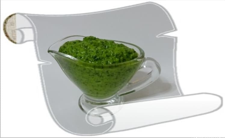 Parsley, garlic and apple sauce