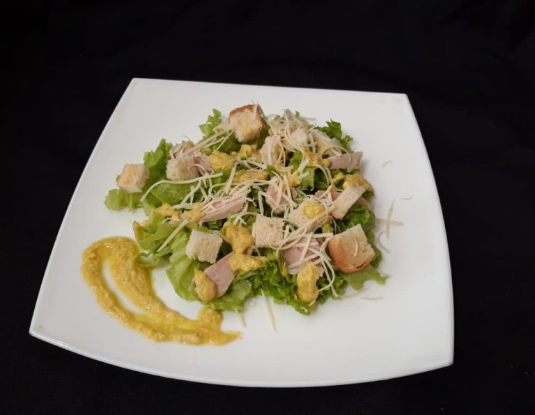 Caesar salad with chicken