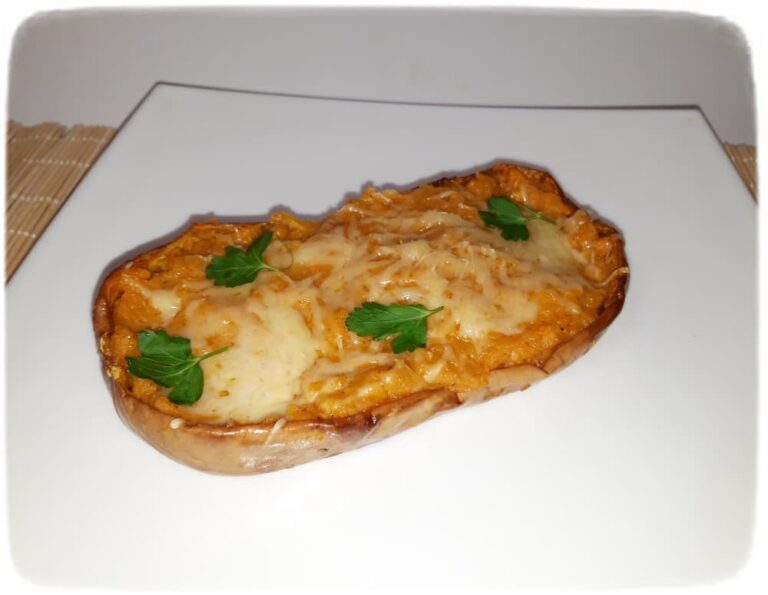 Запеченная мускатная тыква с сыром