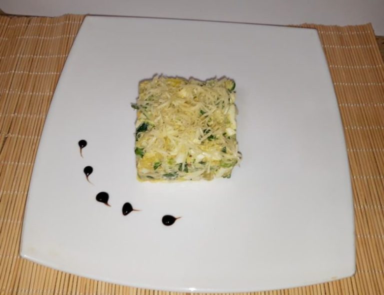 Салат из сельдерея с яйцом