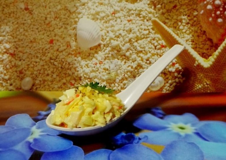 Яблочно-сырный салат