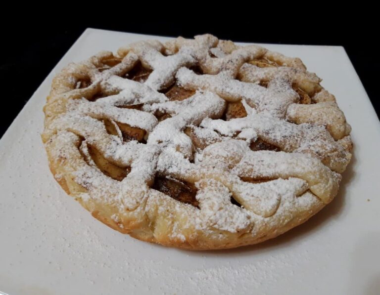 Песочный пирог с яблоками