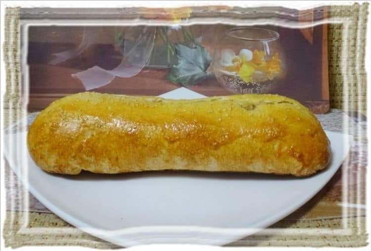 Рулет с ветчиной и оливками