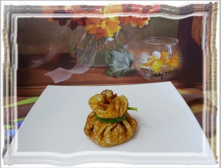 Мешочки из блинов с грибами