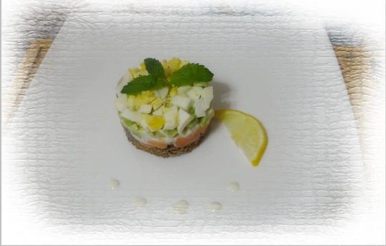 Salmon tartare with avocado