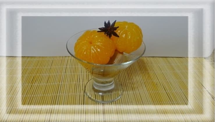 New Year’s tangerines in spicy syrup