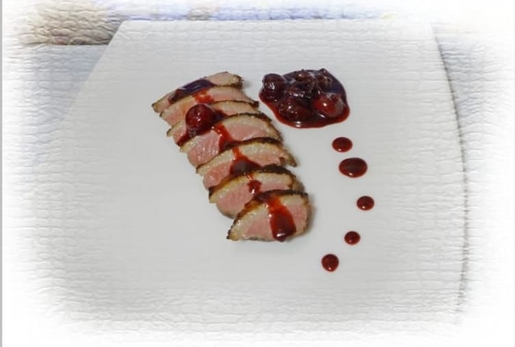 Duck breasts with cherry sauce