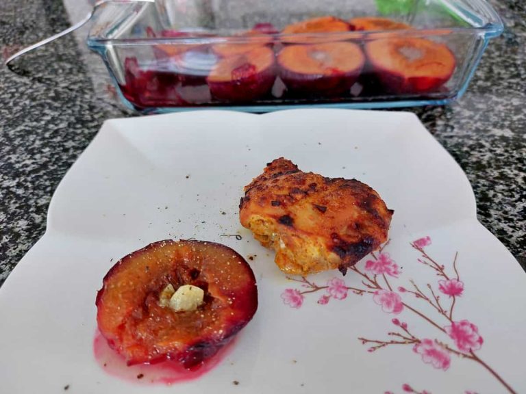 Baked plums for meat