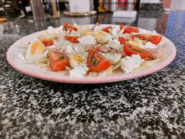 Tuna tomato feta salad