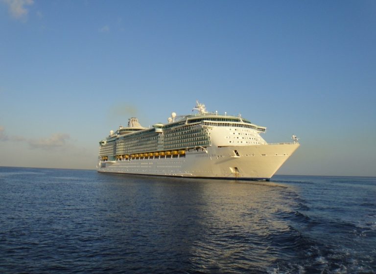 Independence OTS и Carnival Breeze: кто больше матери-истории ценен? (Круиз, Карибы)