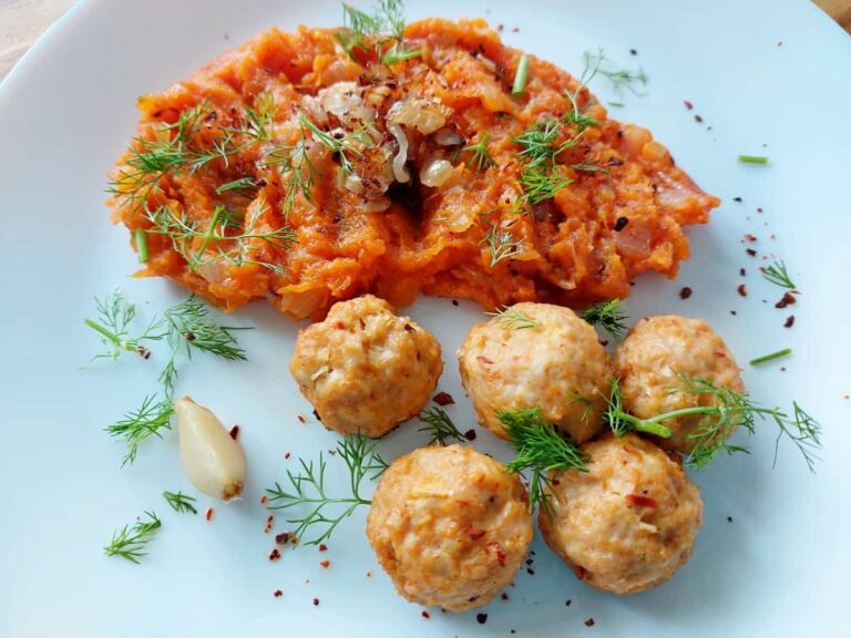 Фрикадельки с куриным фаршем