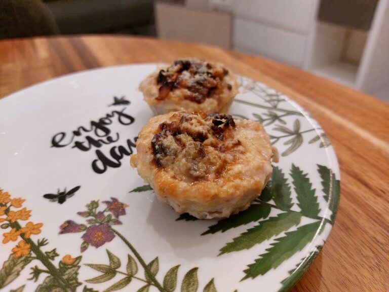 Minced chicken muffins with mushrooms