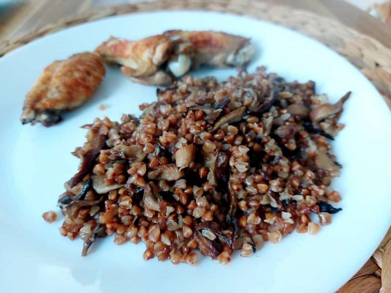 Buckwheat porridge with mushrooms