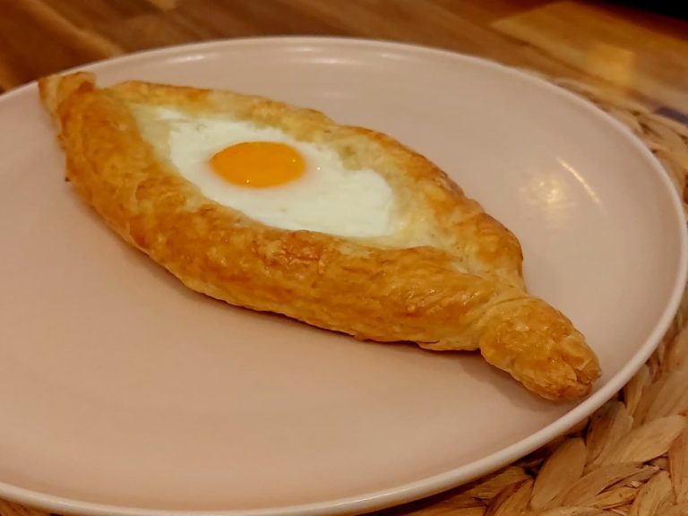 Lazy khachapuri in Adjarian style