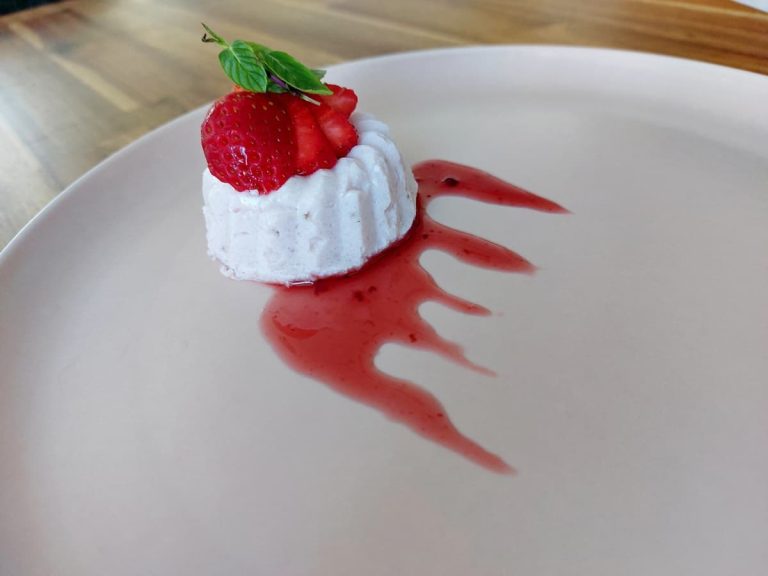 Strawberry soufflé