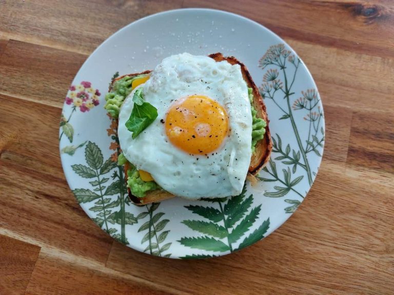 Avocado egg toast