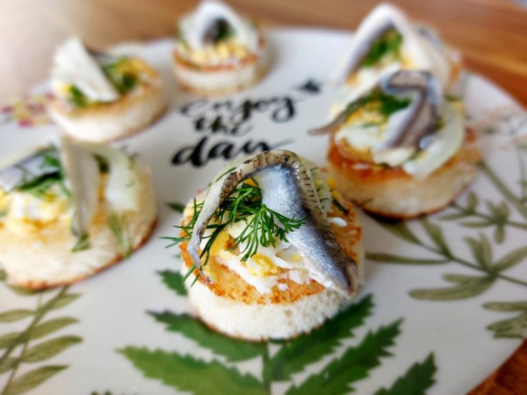 Canapes with herring