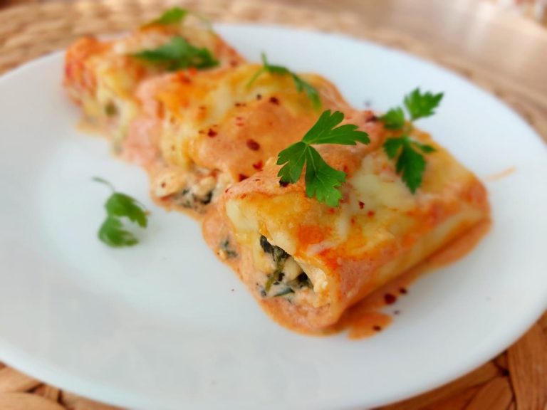 Spinach Lasagna Roll Ups