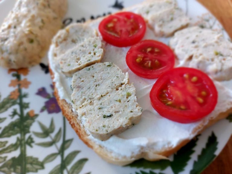 Minced chicken sausages