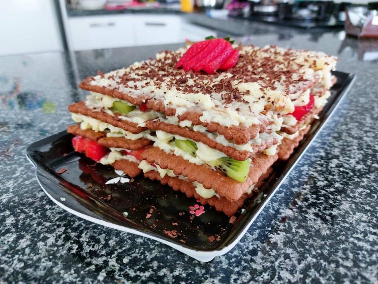 Торт из шоколадного печенья