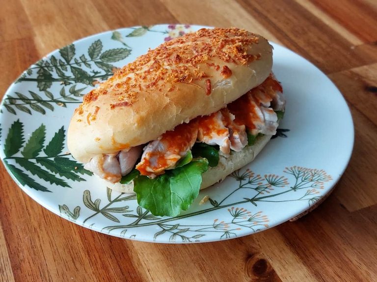 Булочки Динамит с курицей