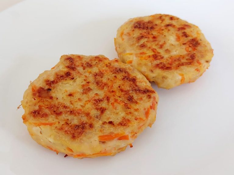 Куриные котлеты с морковью и сыром