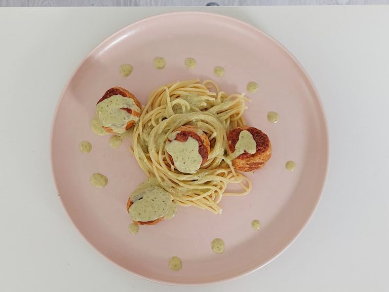 Шарики из лосося