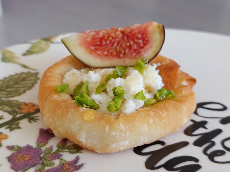 Печенье из теста фило с рикоттой и инжиром