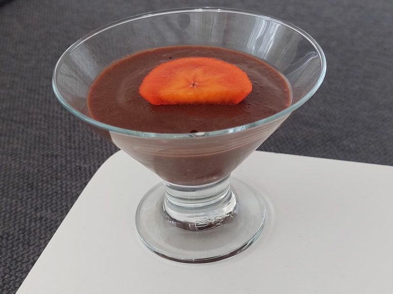 Шоколадный мусс из хурмы