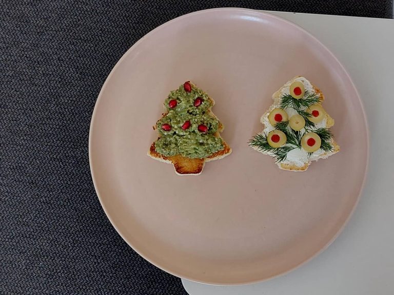 Канапе в форме рождественской елки