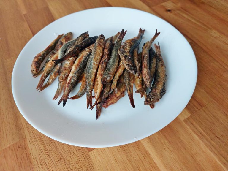 Жареные анчоусы