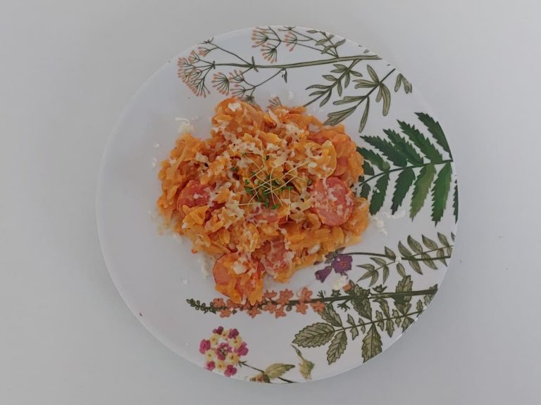 Паста орзо с тыквой и куриными колбасками