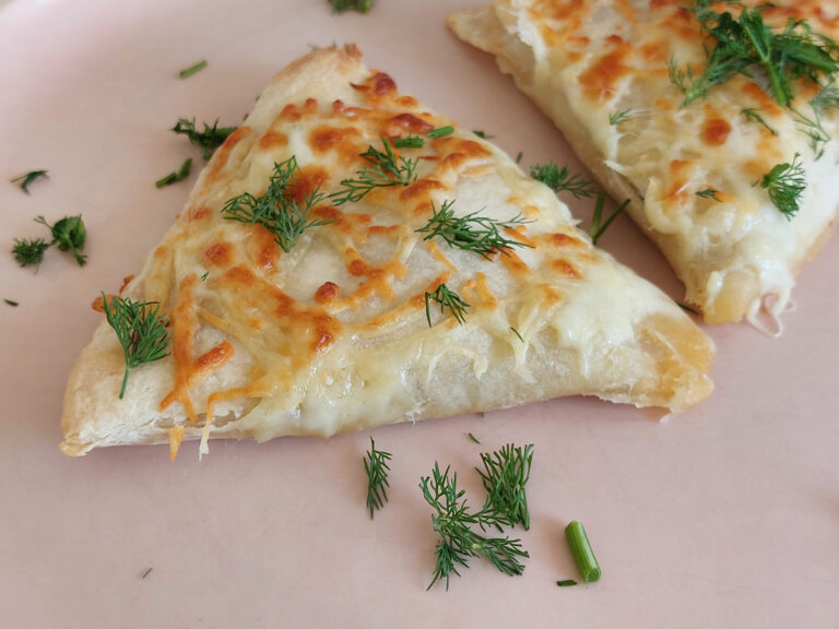 Запеченные кармашки с говяжьим фаршем