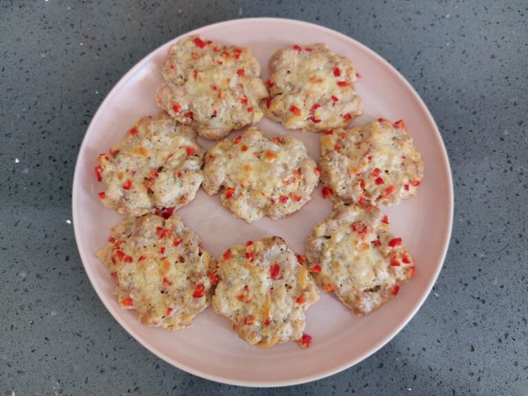 Рубленые котлеты из куриного филе с перцем и сыром